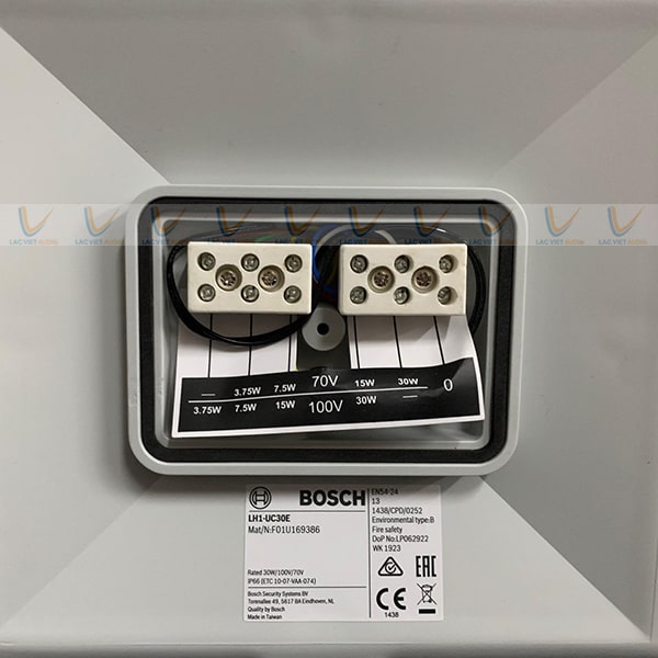 Cổng cắm dây của loa Bosch LH1-UC30E