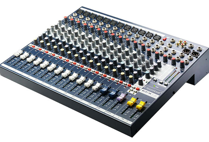 Bộ trộn âm thanh Soundcraft EFX12 là dòng trộn sử dụng cho hệ thống âm thanh chuyên nghiệp