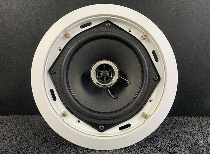 KACAUDIO CLS-2212 được trang bị củ loa đồng trục với công suất đầu ra 15W – 30W KACAUDIO CLS-2212 được trang bị củ loa đồng trục với công suất đầu ra 15W – 30W